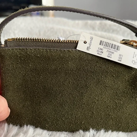 Madewell the Clip Strap Pouch in Suede - Picture 2 of 4